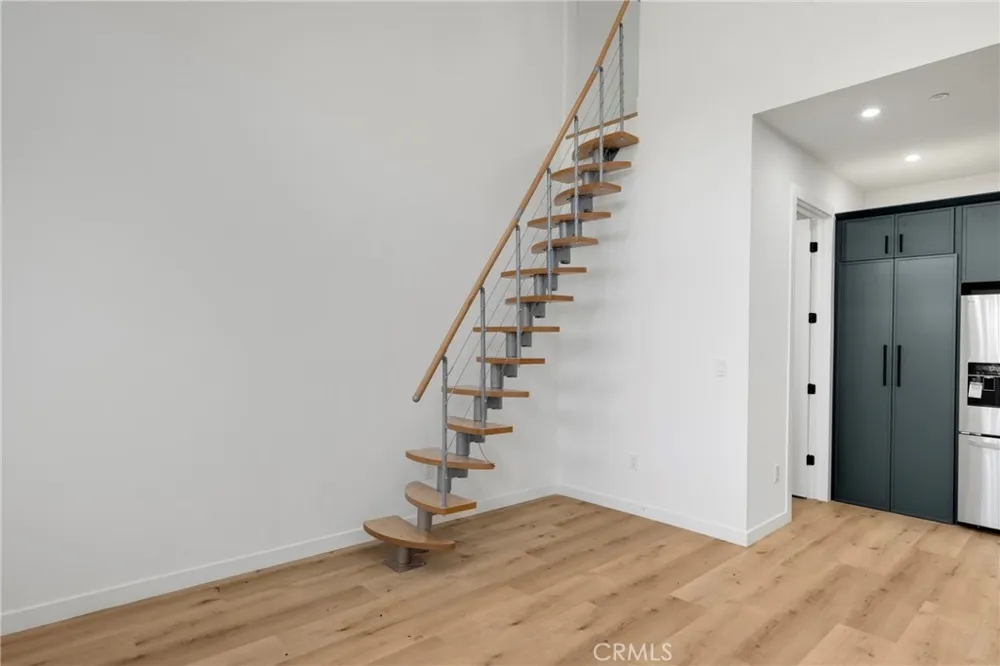 22920 Califa Street #B Woodland Hills, CA 91367
