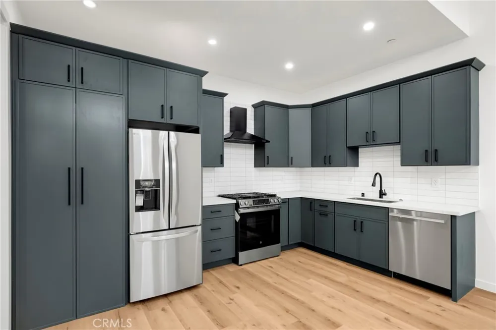 22920 Califa Street #B Woodland Hills, CA 91367