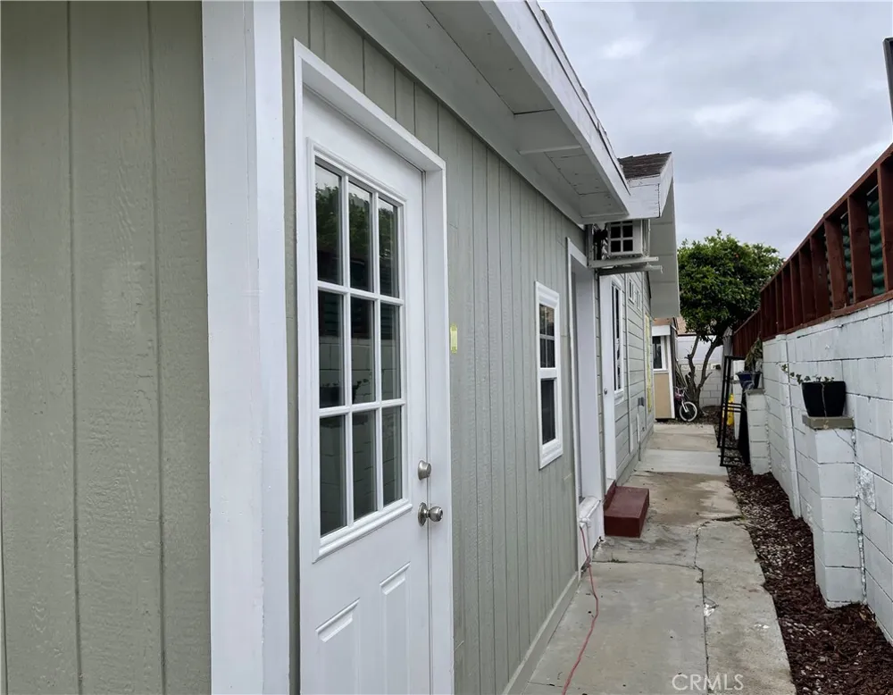 18724 Chase Northridge, CA 91324