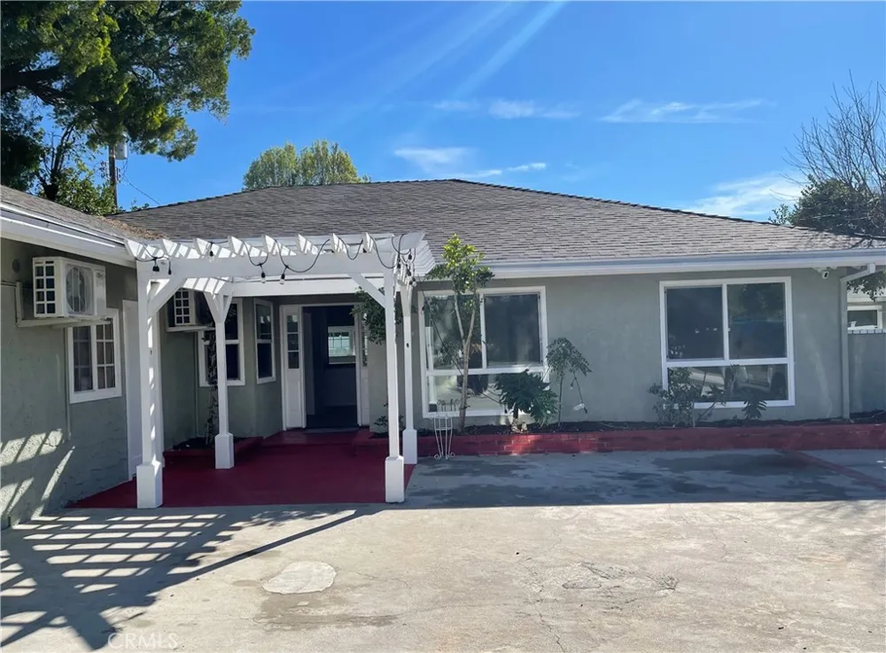 18724 Chase Northridge, CA 91324