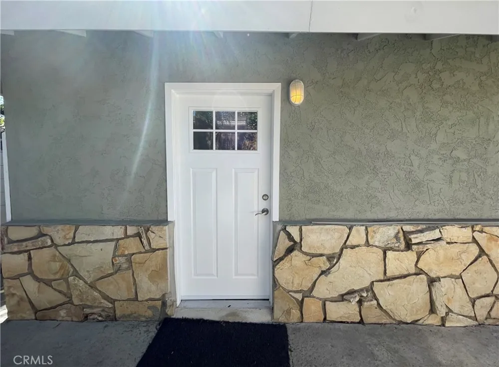 18724 Chase Northridge, CA 91324