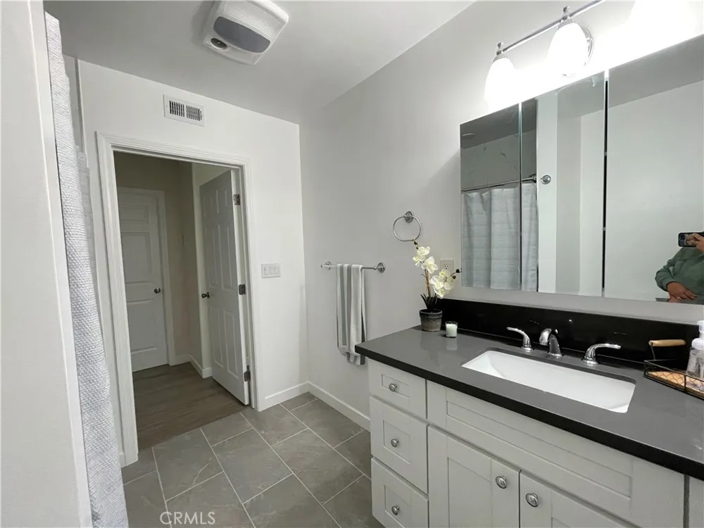 18724 Chase Northridge, CA 91324