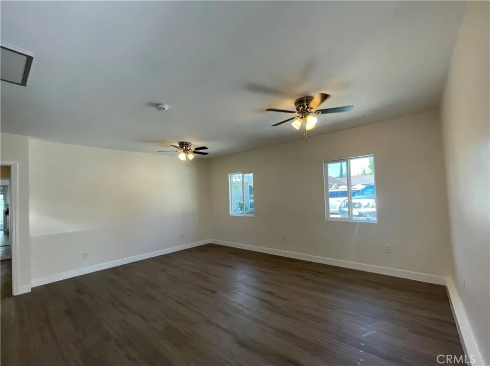 18724 Chase Northridge, CA 91324