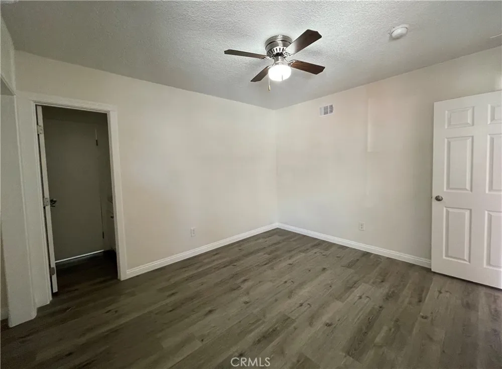 18724 Chase Northridge, CA 91324