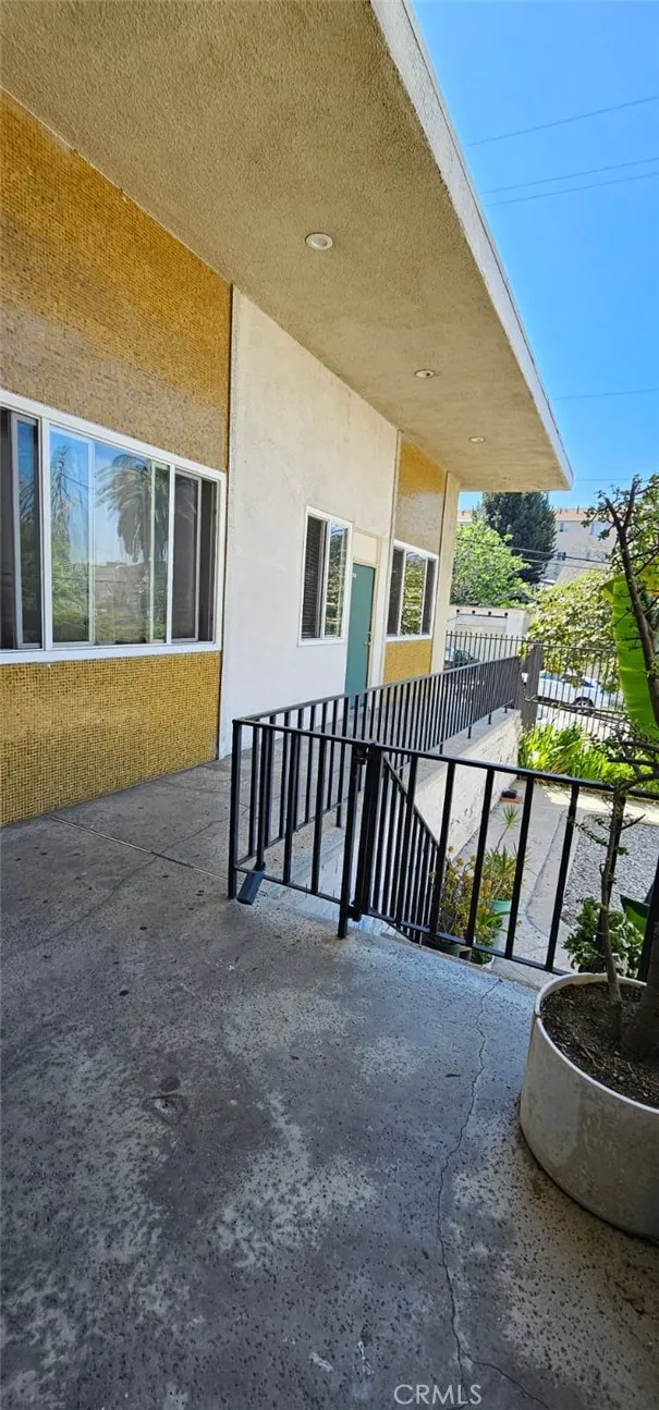 206 Park View Street #402 Los Angeles, CA 90026