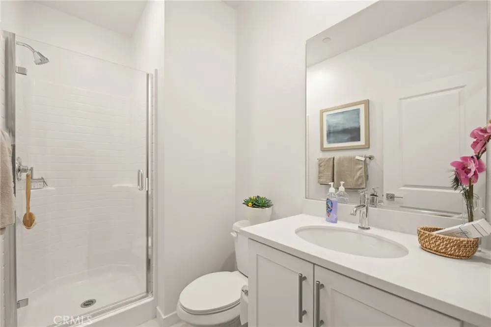 12930 Lassen Drive #103 Eastvale, CA 92880