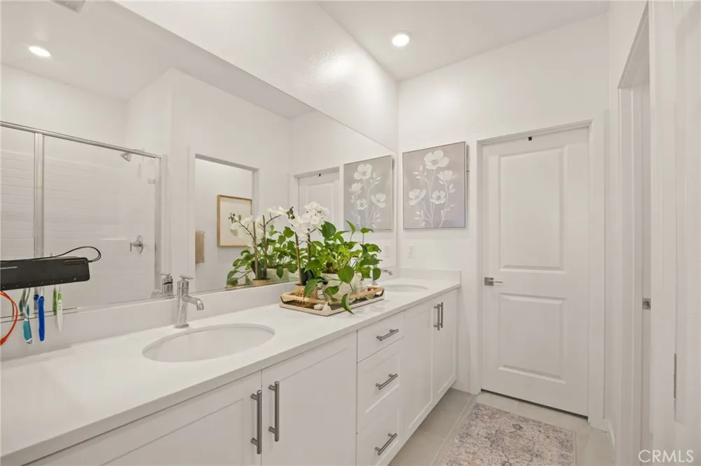 12930 Lassen Drive #103 Eastvale, CA 92880