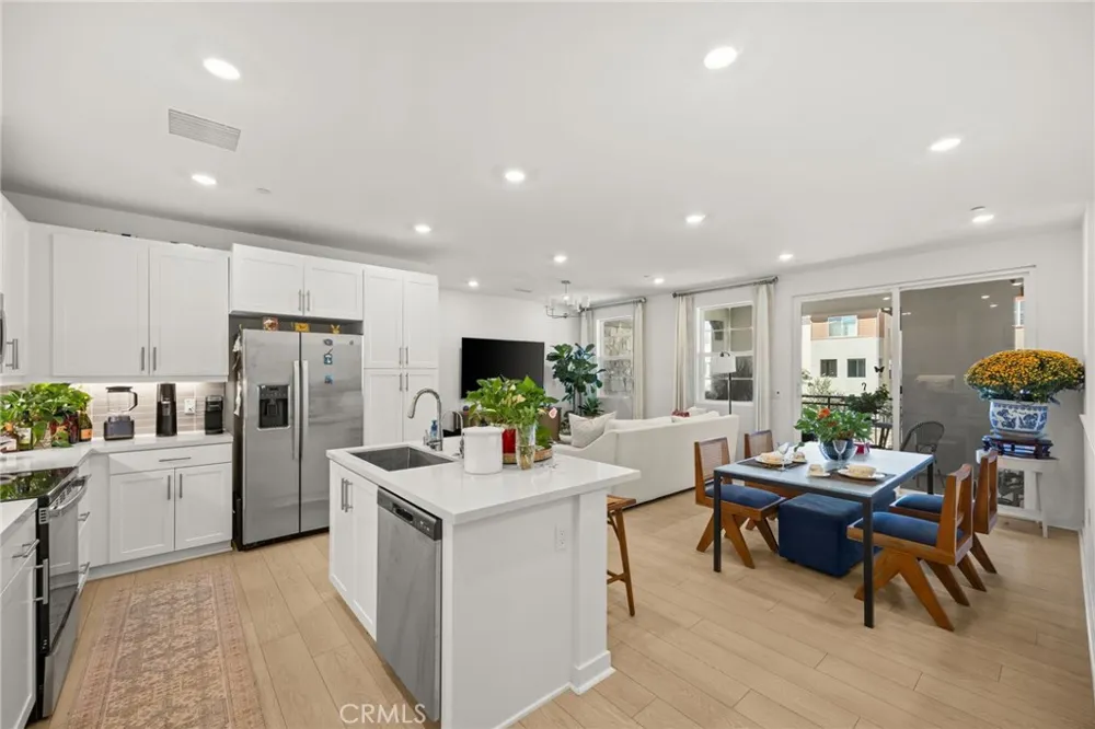 12930 Lassen Drive #103 Eastvale, CA 92880