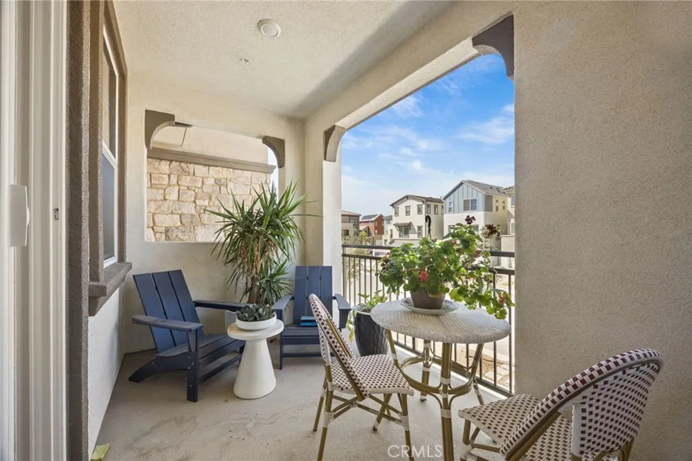 12930 Lassen Drive #103 Eastvale, CA 92880