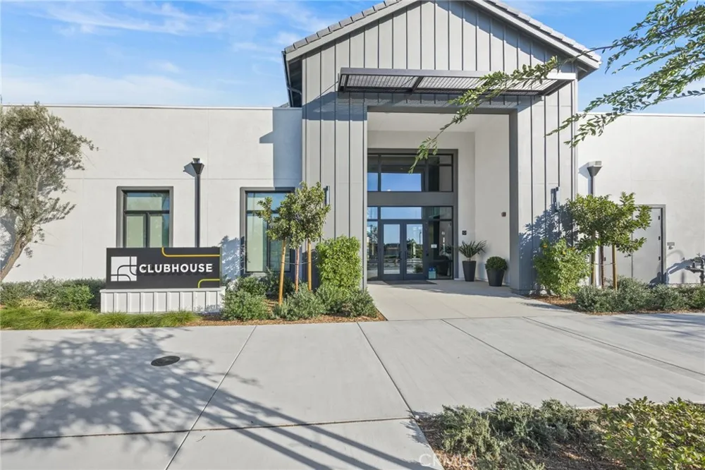 12930 Lassen Drive #103 Eastvale, CA 92880