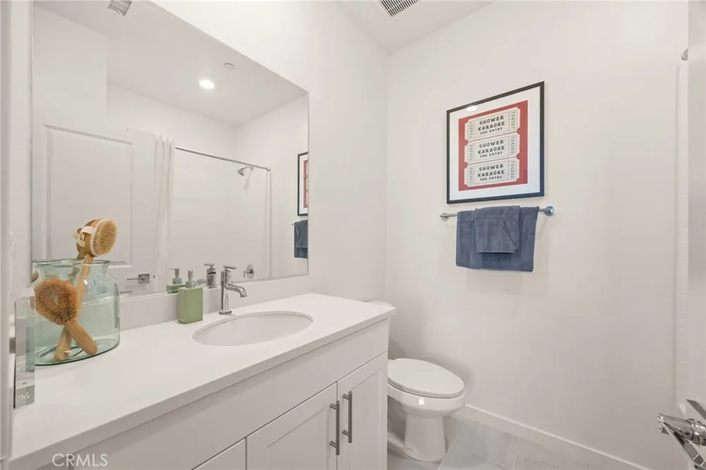 12930 Lassen Drive #103 Eastvale, CA 92880