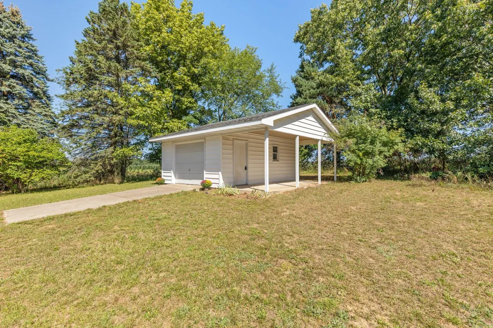 8580 Young Avenue NE Courtland Township, MI 49341