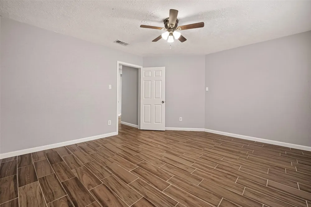 10914 Berry Tree Drive Houston, TX 77064