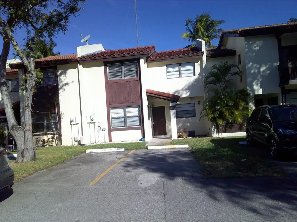 3810 SW 52nd Avenue #3810 Hollywood, FL 33023