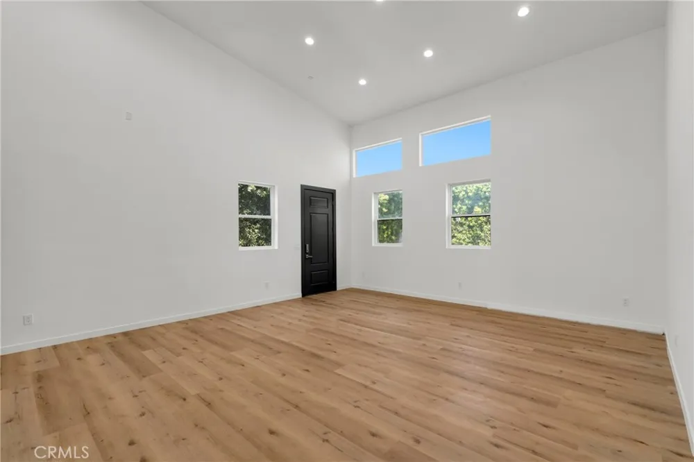 22920 Califa #C Woodland Hills, CA 91367