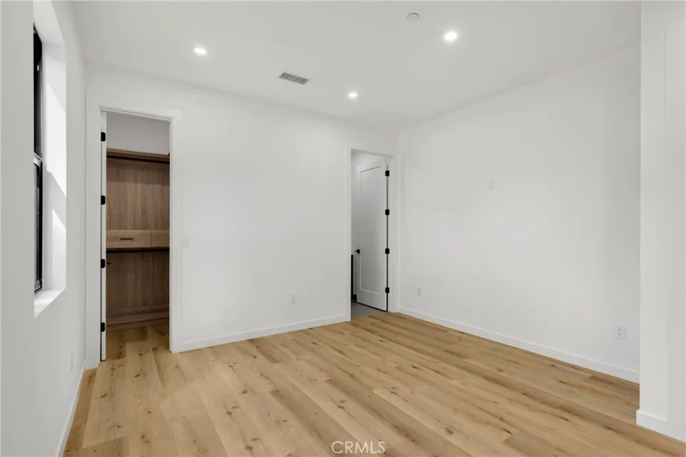 22920 Califa #C Woodland Hills, CA 91367