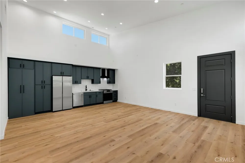 22920 Califa #C Woodland Hills, CA 91367