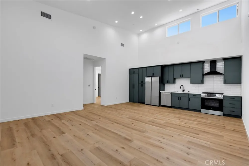 22920 Califa #C Woodland Hills, CA 91367