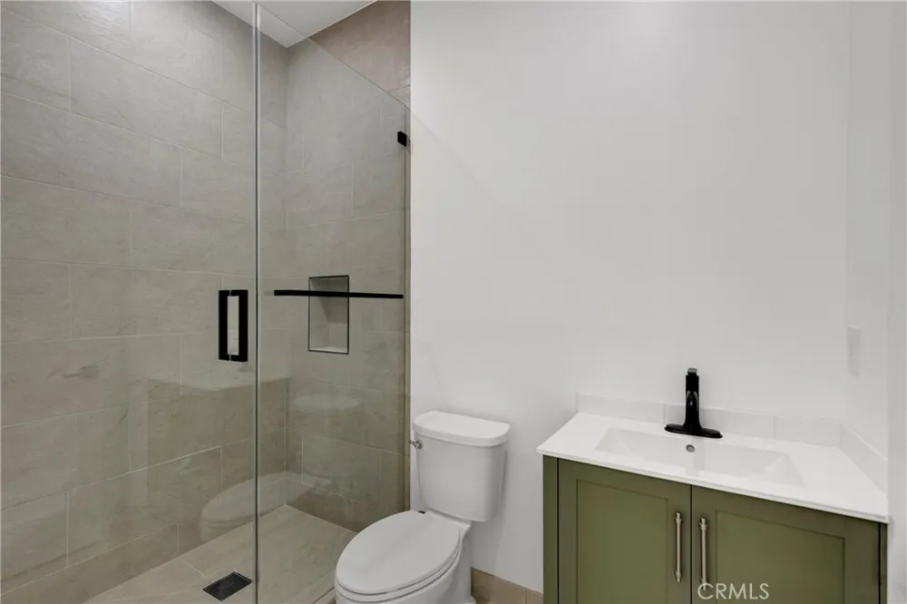 22920 Califa #C Woodland Hills, CA 91367