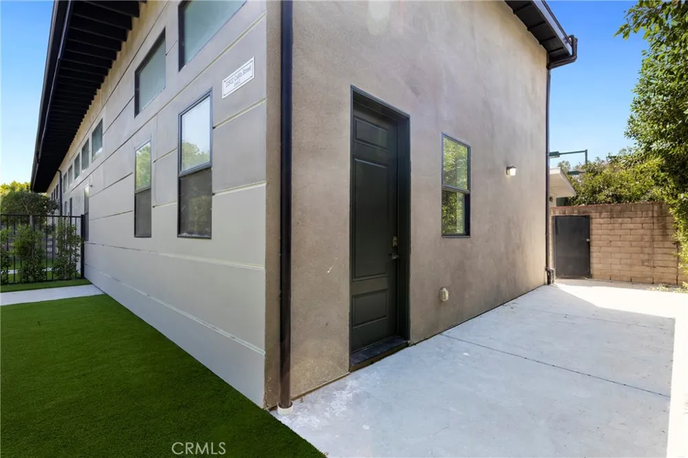 22920 Califa #C Woodland Hills, CA 91367
