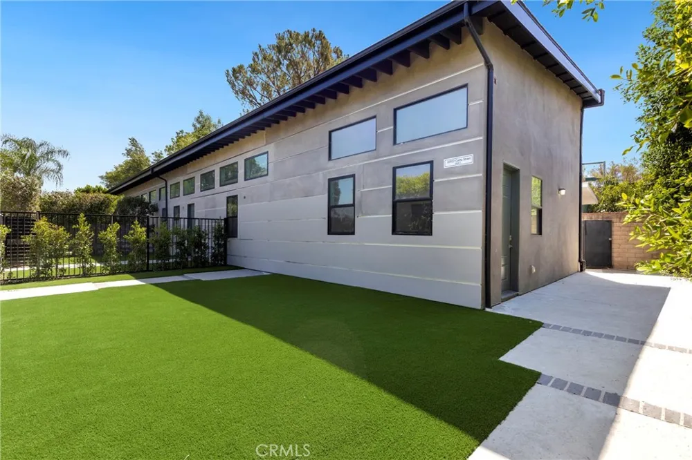 22920 Califa #C Woodland Hills, CA 91367