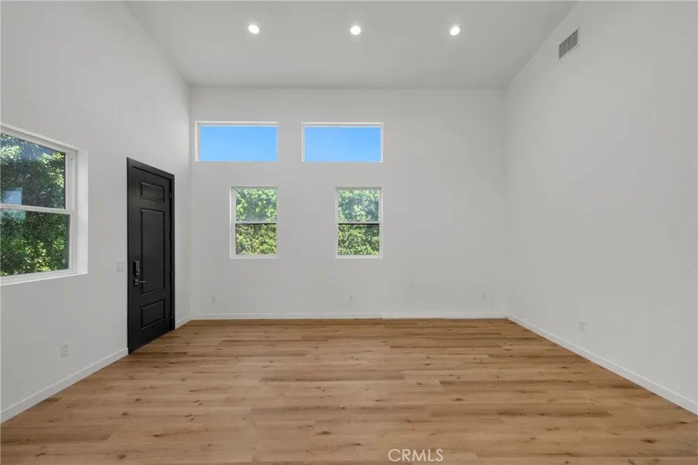 22920 Califa #C Woodland Hills, CA 91367
