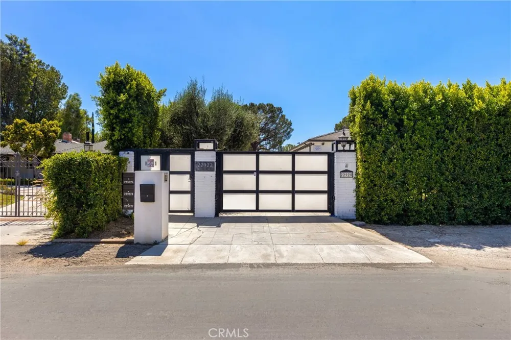 22920 Califa #C Woodland Hills, CA 91367