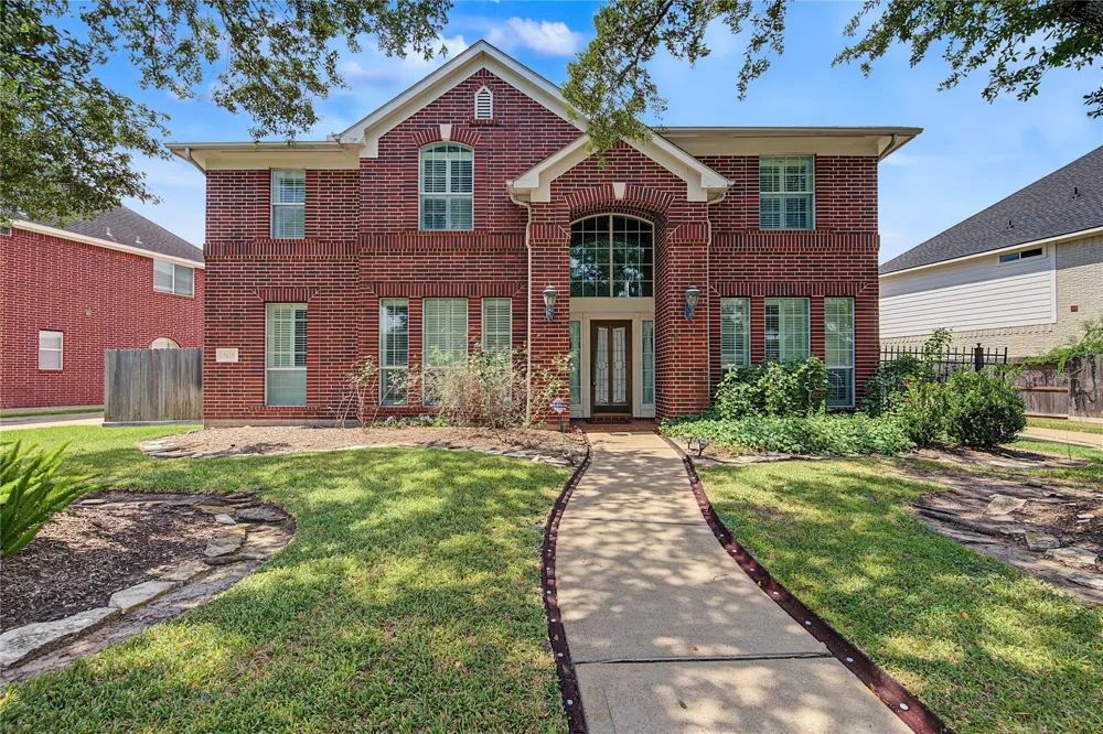 2422 Lansing Circle Pearland, TX 77584