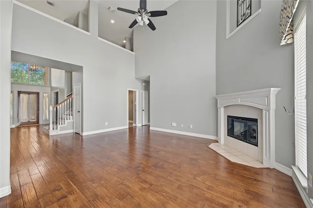 2422 Lansing Circle Pearland, TX 77584