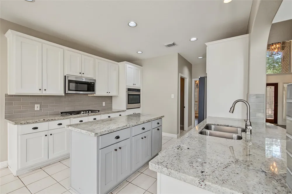 2422 Lansing Circle Pearland, TX 77584