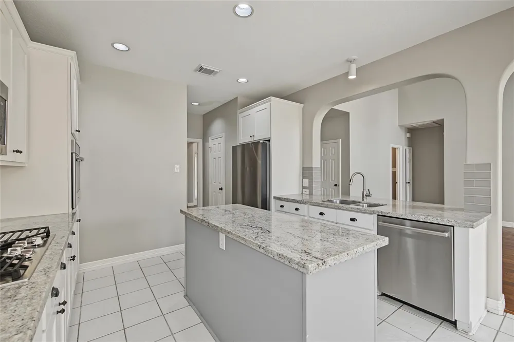 2422 Lansing Circle Pearland, TX 77584