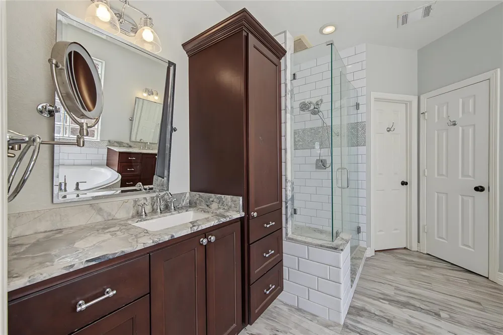 2422 Lansing Circle Pearland, TX 77584