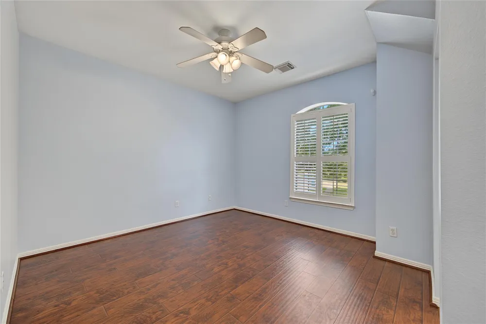 2422 Lansing Circle Pearland, TX 77584