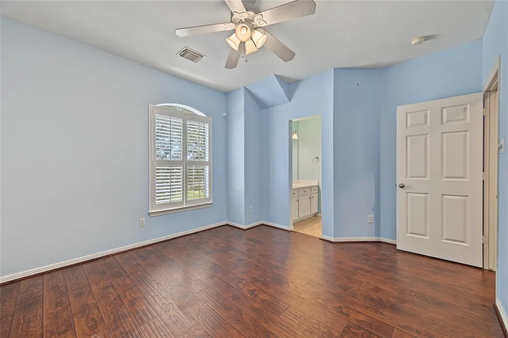 2422 Lansing Circle Pearland, TX 77584