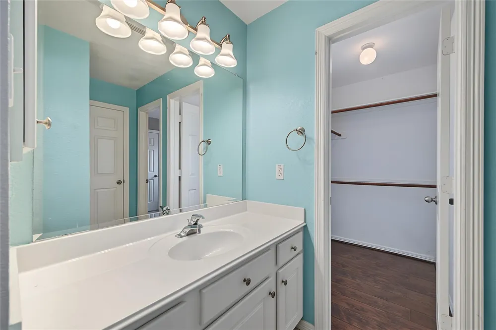 2422 Lansing Circle Pearland, TX 77584