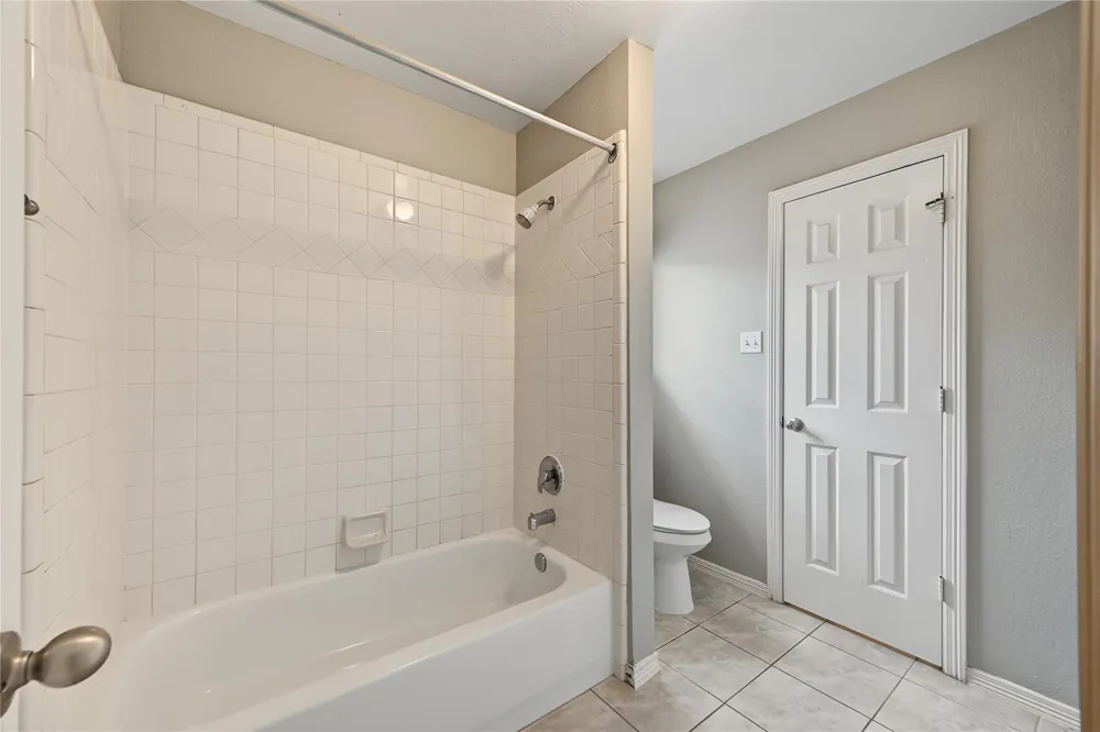 2422 Lansing Circle Pearland, TX 77584