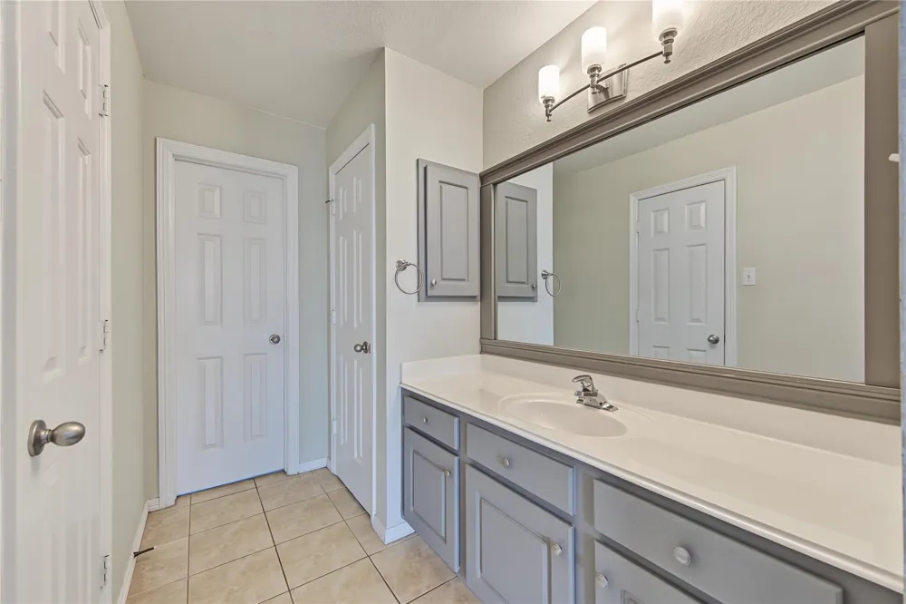 2422 Lansing Circle Pearland, TX 77584