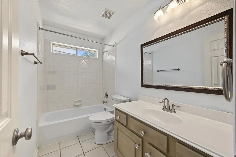 2422 Lansing Circle Pearland, TX 77584