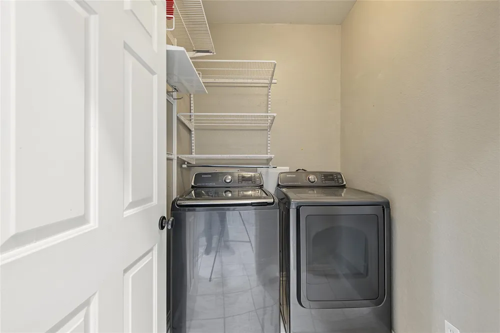 2422 Lansing Circle Pearland, TX 77584