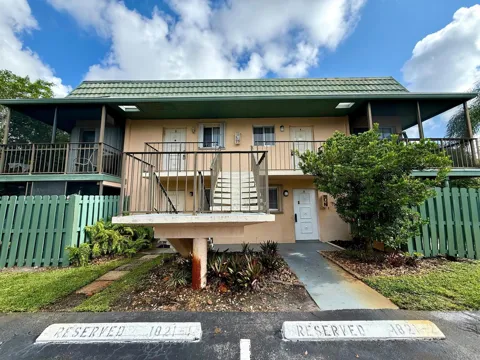 1821 Fairview Villas Drive #2