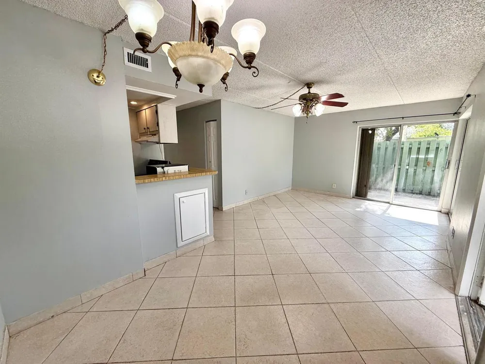 1821 Fairview Villas Drive #2 Palm Springs, FL 33406