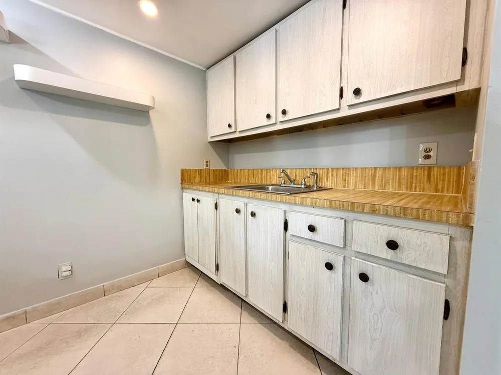 1821 Fairview Villas Drive #2 Palm Springs, FL 33406