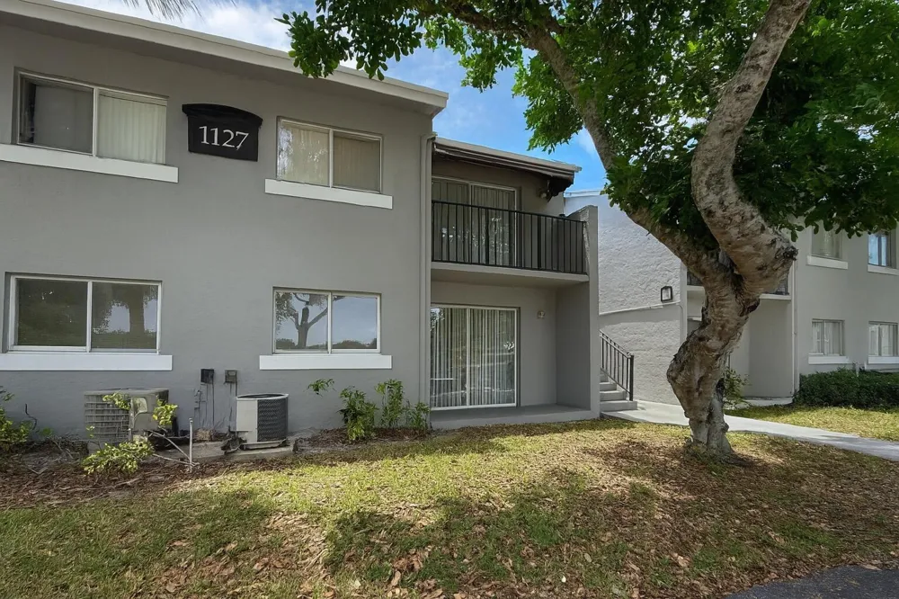 1127 Lake Terry Drive #I West Palm Beach, FL 33411
