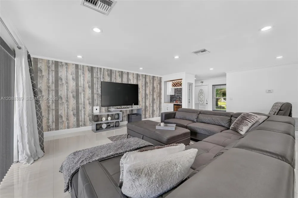 9341 SW 16th Rd W Boca Raton, FL 33428