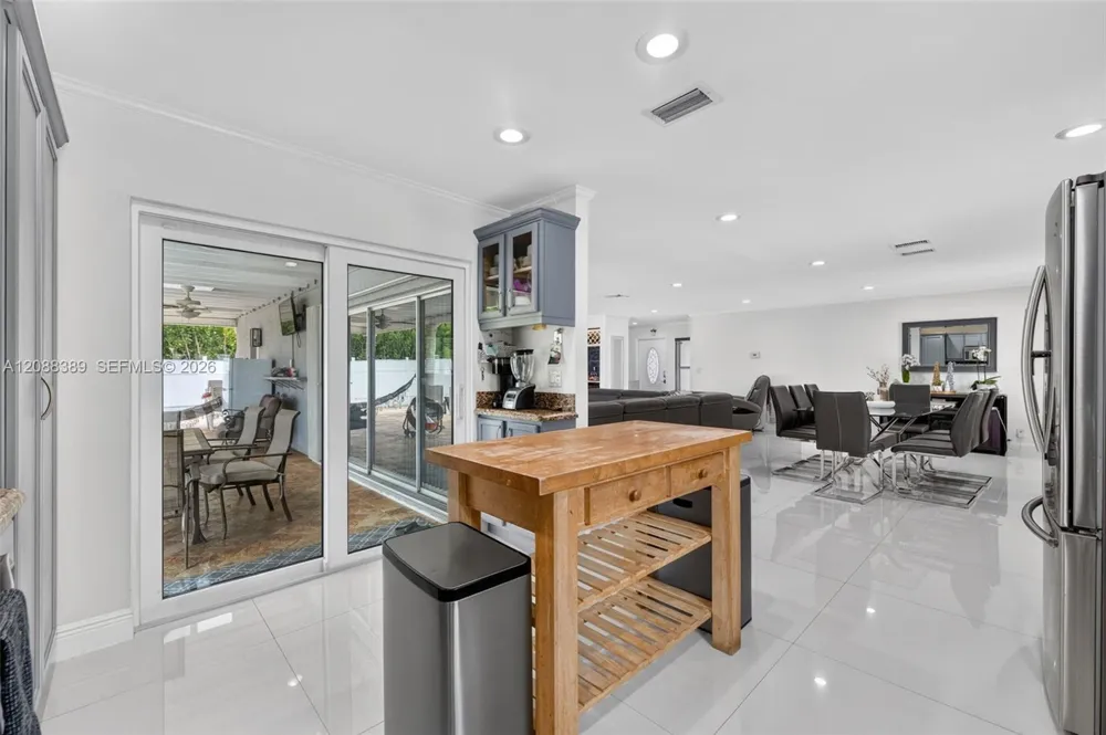 9341 SW 16th Rd W Boca Raton, FL 33428