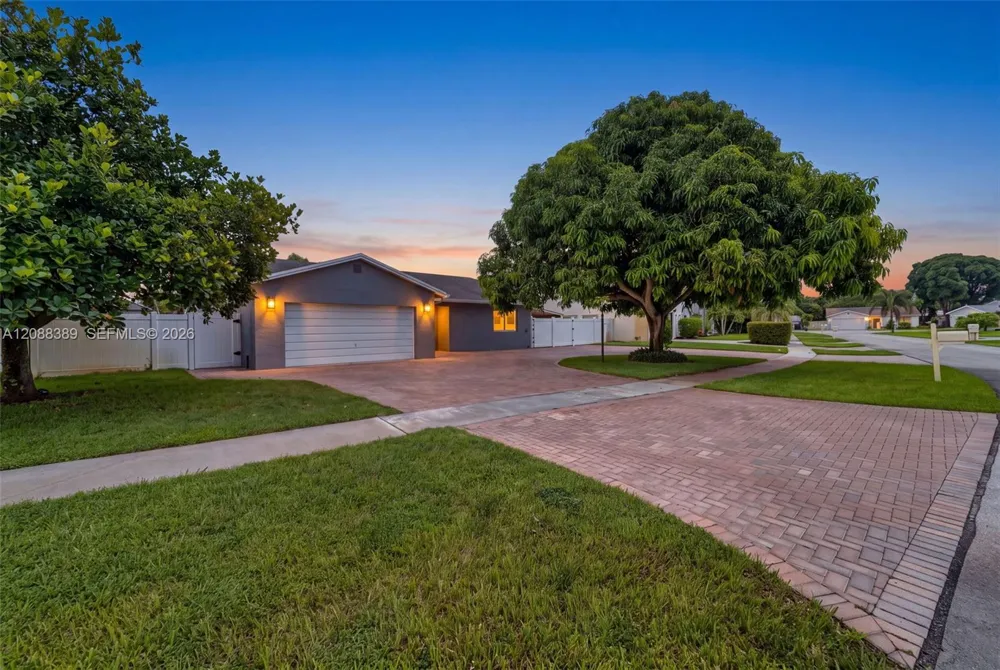 9341 SW 16th Rd W Boca Raton, FL 33428