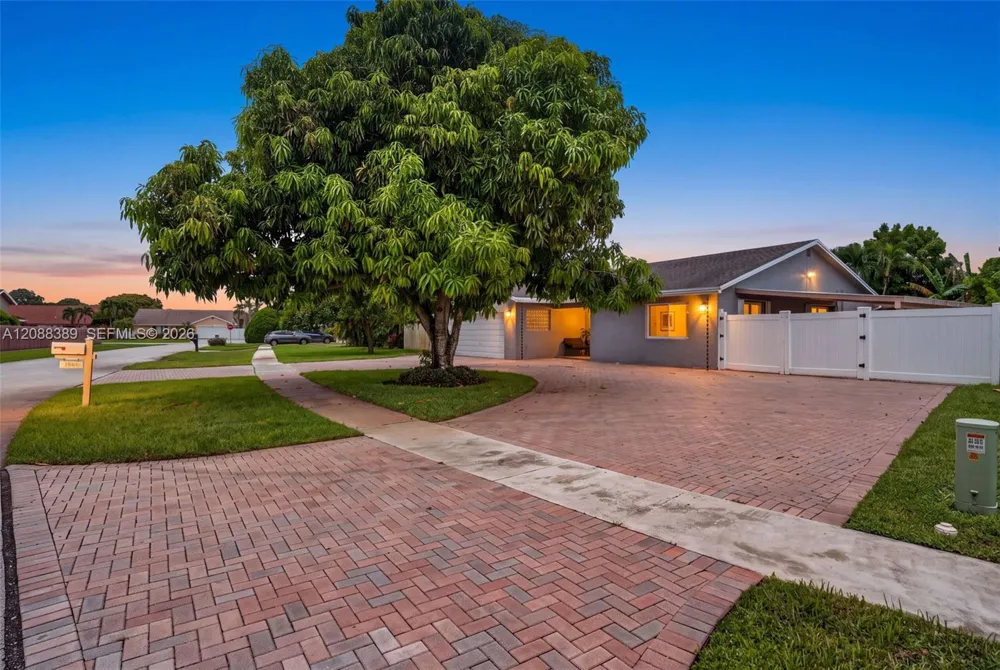 9341 SW 16th Rd W Boca Raton, FL 33428