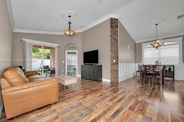 2327 NE 37th Ter Homestead, FL 33033