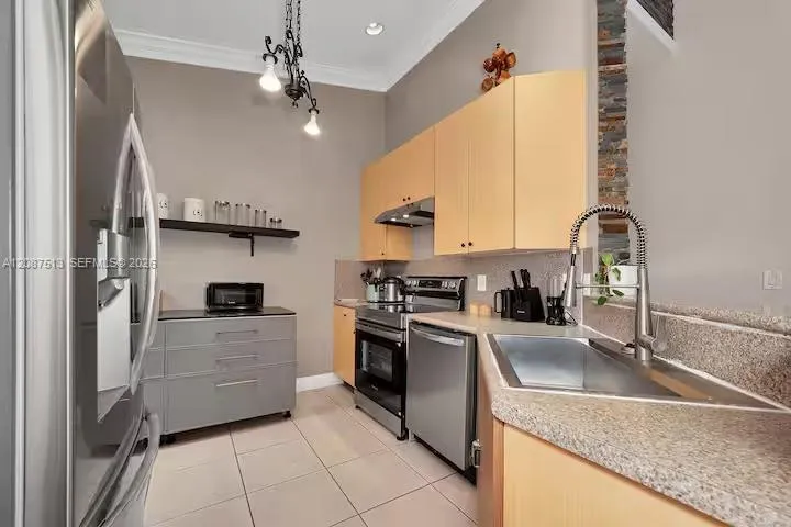 2327 NE 37th Ter Homestead, FL 33033