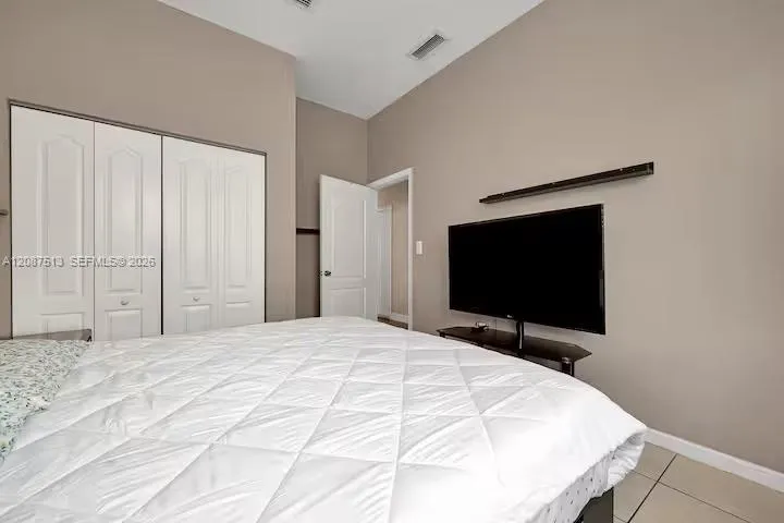 2327 NE 37th Ter Homestead, FL 33033